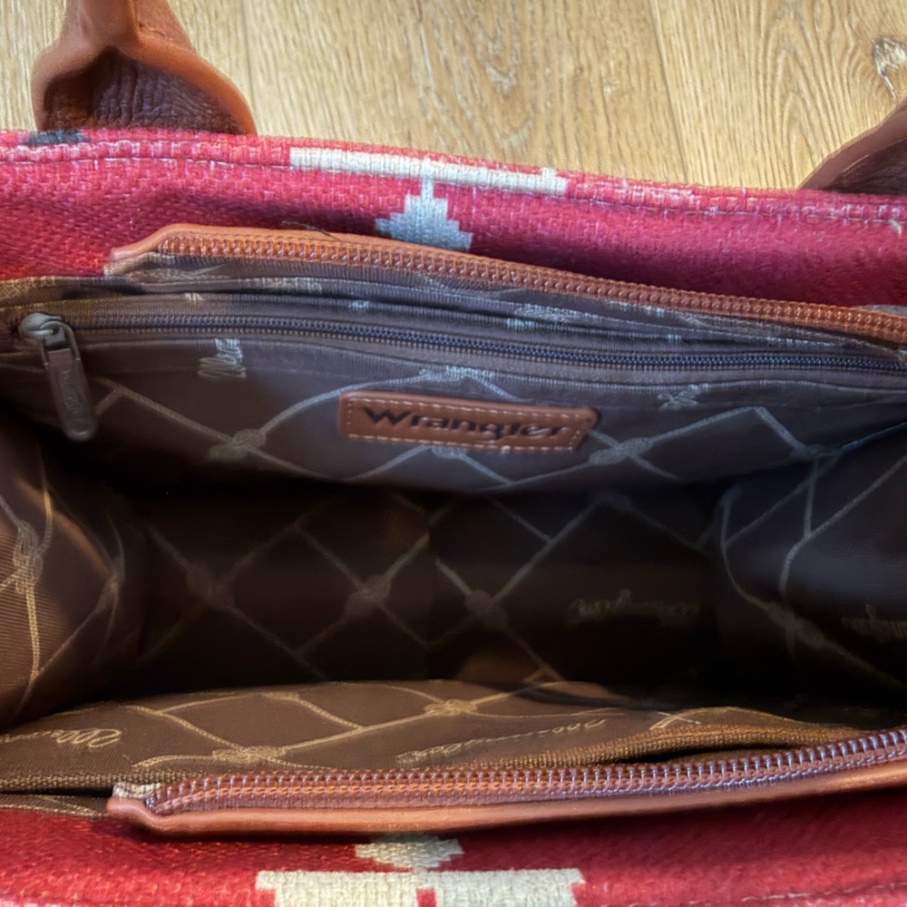 Wrangler Montana West western Aztec Red and Brown cross body tote - Picture 6 of 10